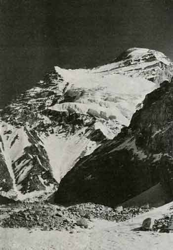 
Cho Oyu From Beyond Nangpa La - Zabudnina Everest book
